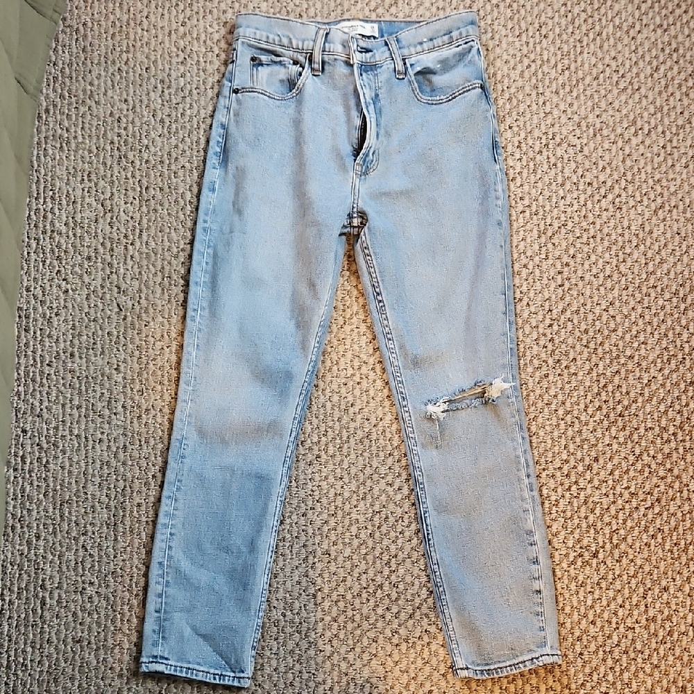 Abercrombie Fitch Skinny High Rise 26 26s 2 2s Short Ripped Destroyed